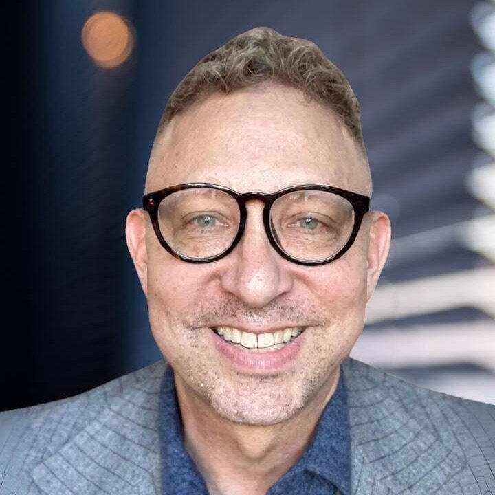 Professor Christopher Korten An American academic and teacher trainer for Oxford University Press, passionate about history, language, and education. Followed by over 840K on Instagram and 50K on YouTube.